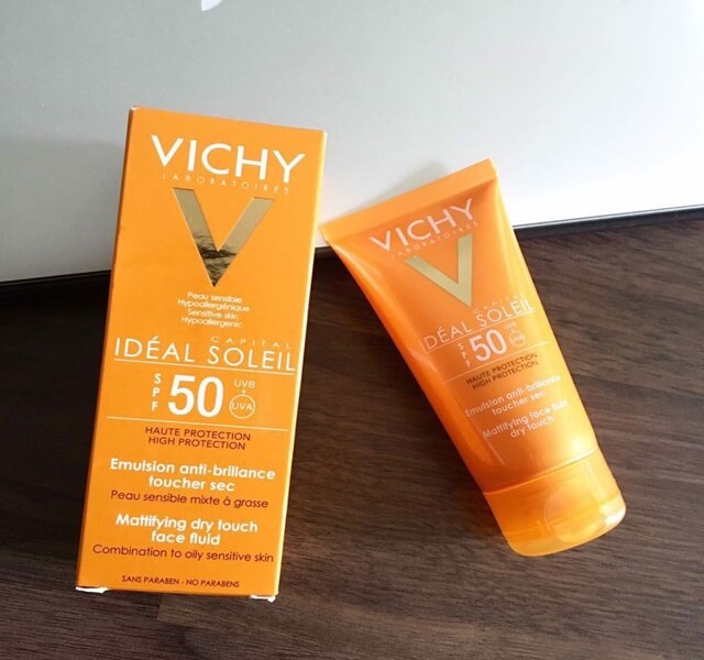  Vichy Capital Ideal Soleil SPF50 Mattifying Face Fluid Dry Touch có tốt không, có ai dùng chưa ạ