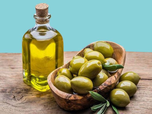 Dầu tẩy trang DCH có thành phần chính là Olive nguyên chất