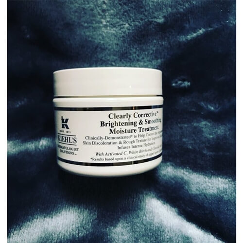 Review kem dưỡng trắng da KIEHL’S Clearly Corrective Brightening & Smoothing Moisture Treatment 