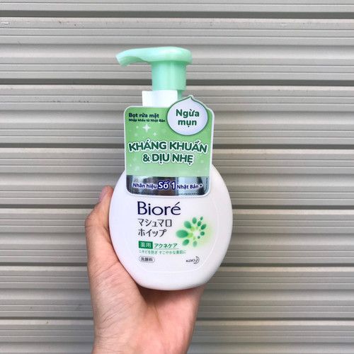 Sữa rửa mặt Biore phiên bản xanh có khả năng tự tạo bọt dành cho những ai da dầu mụn