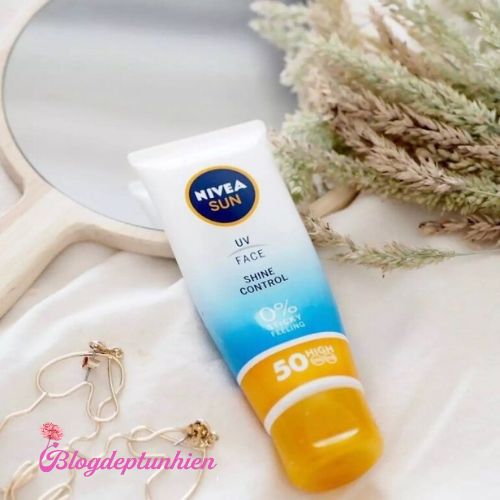 Kem chống nắng Nivea Sun UV Face Shine Control